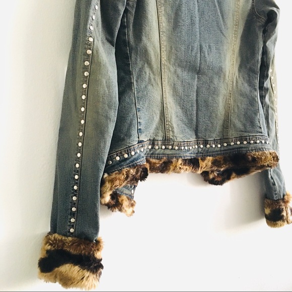 Bebe studded denim Jacket with faux fur collar - Picture 6 of 8